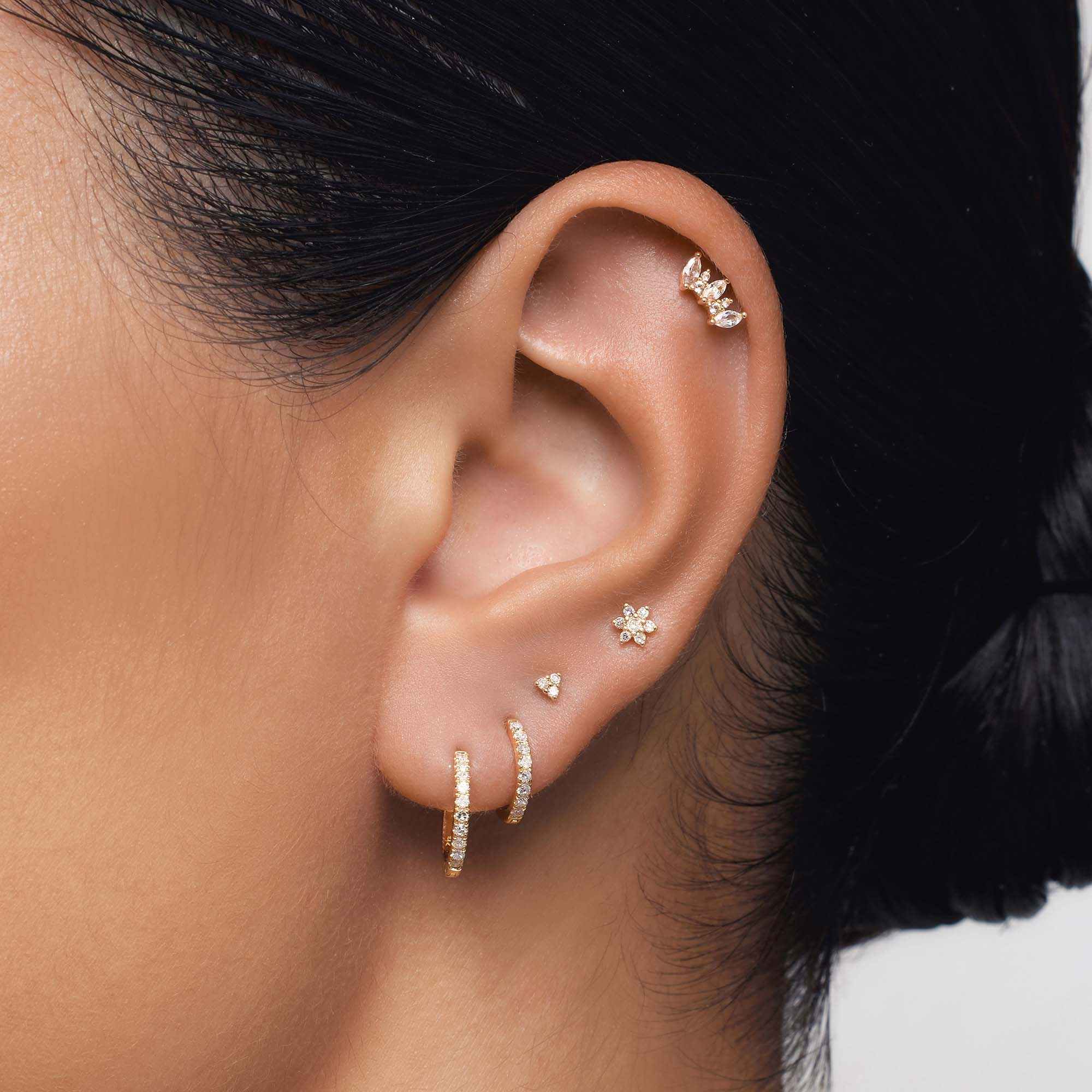 ダイヤモンドトライアングルピアス｜ゴールド14K