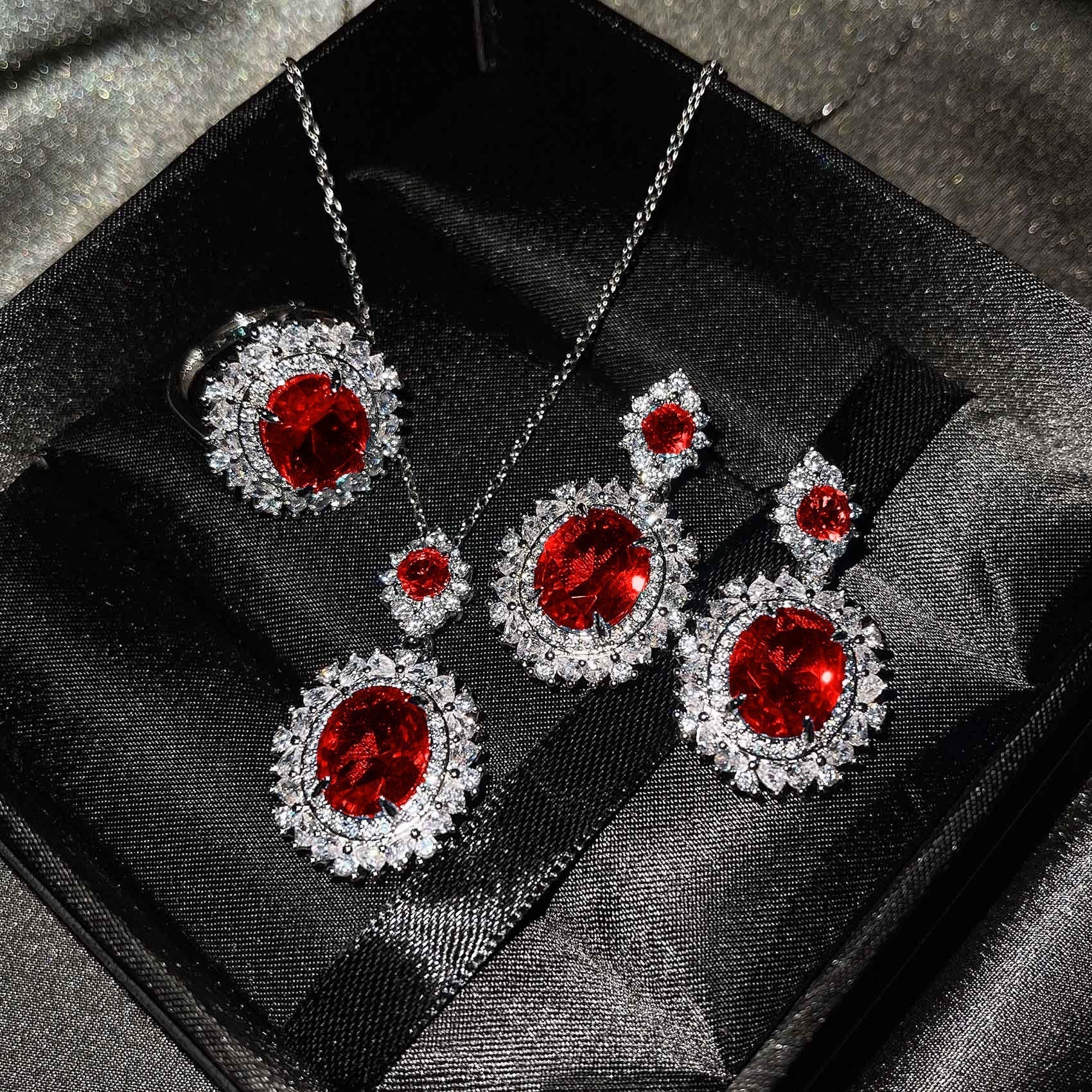 Vespera Aetherin Red Set｜ホワイトゴールド 18K