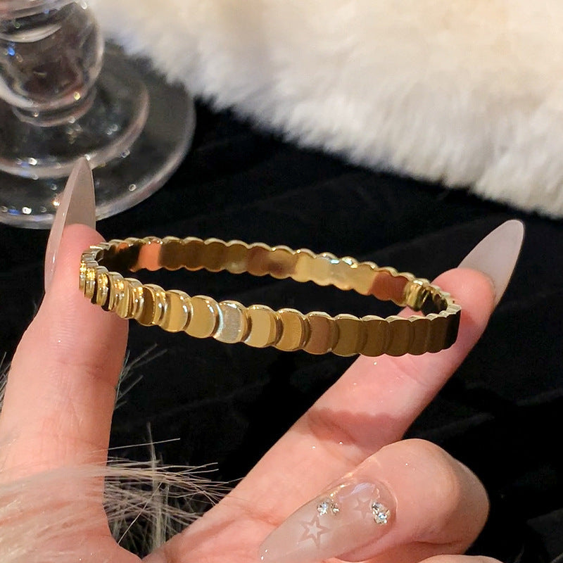デルフィナ・コルセット ブレスレット｜ゴールド 16K