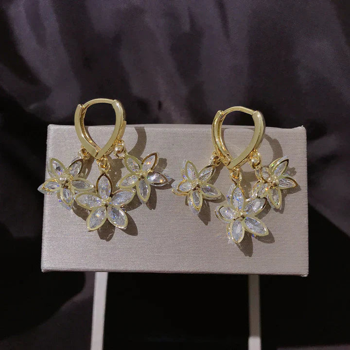 ステラーラ・ノクティス・ピアス｜ゴールド 18K